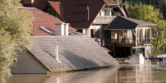 Pemkot Bandung Ingatkan Warga Bantaran Sungai Waspada Bencana