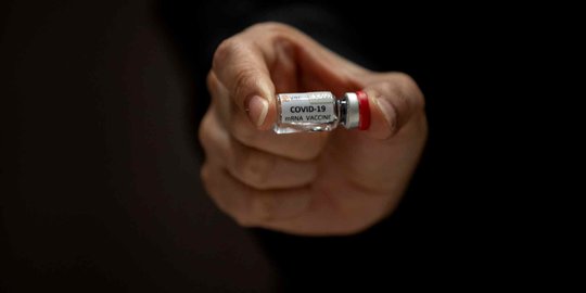 Ogah Bergantung Impor, Pemerintah Targetkan Vaksin Merah Putih Diproduksi 2022