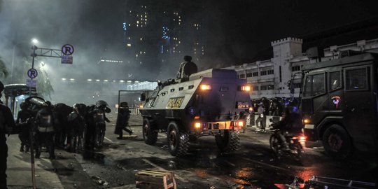 Kompolnas Nilai Polisi Sudah Sesuai Prosedur saat Jaga Demo UU Ciptaker