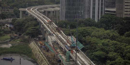 Memantau Progres Pengerjaan Proyek LRT Jabodebek