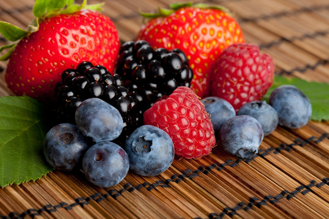 ilustrasi buah berry