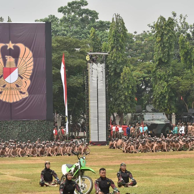 serda k fauzia rahmawati pecahkan beton dengan 1 pukulan