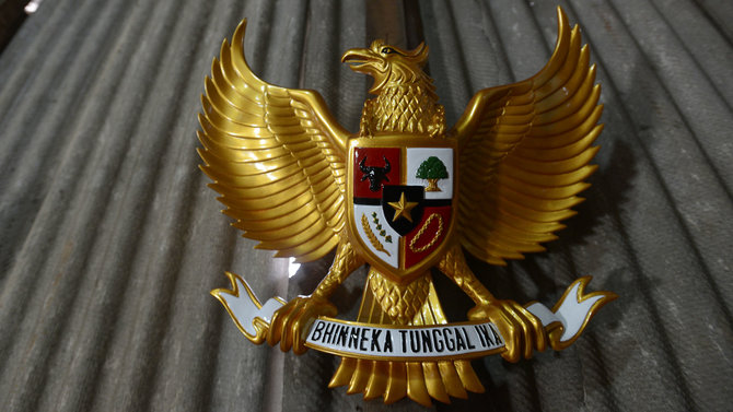 perajin garuda pancasila