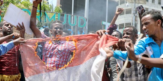 Aksi Massa Anti-Prancis Meluas Hingga Somalia