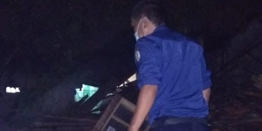 Satu Rumah Ambruk dan Jalan Ambles Akibat Hujan Deras di Depok