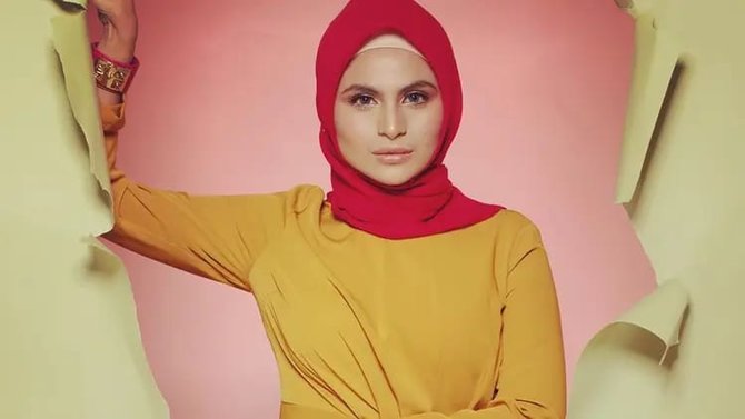 honor pertama artis papan atas