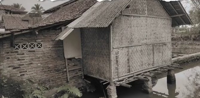 kisah pilu sindi gadis penderita kista ganas yang tinggal di gubuk reyot