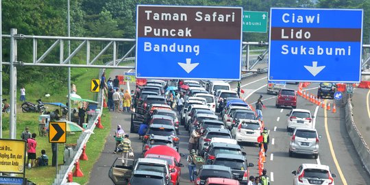 Jalur Menuju Puncak Masih Padat