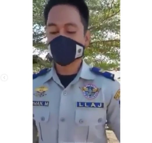 viral petugas dishub ditegur pesepeda karena tak pakai masker