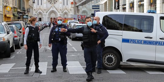 Prancis Kerahkan Ribuan Tentara Berjaga di Sekolah & Gereja Setelah Serangan di Nice