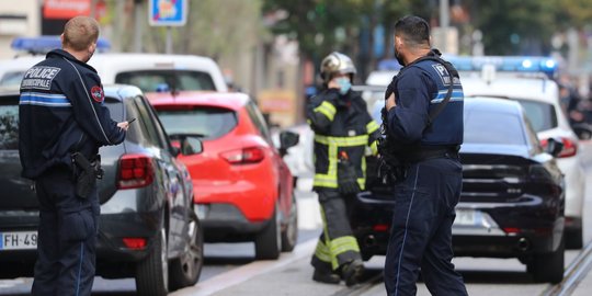 Penyerang Bersenjata Pisau di Nice Prancis Disebut Warga Negara Tunisia