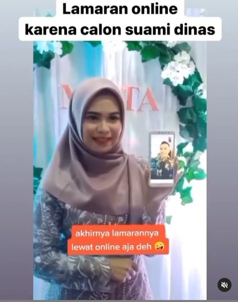 wanita cantik ini lamaran secara virtual