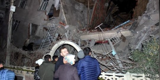 Gempa Turki Tewaskan 26 Orang dan 800-an Alami Luka-Luka