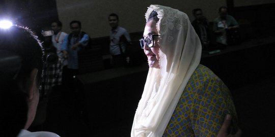 Mantan Menteri Kesehatan Siti Fadilah Menghirup Udara Bebas