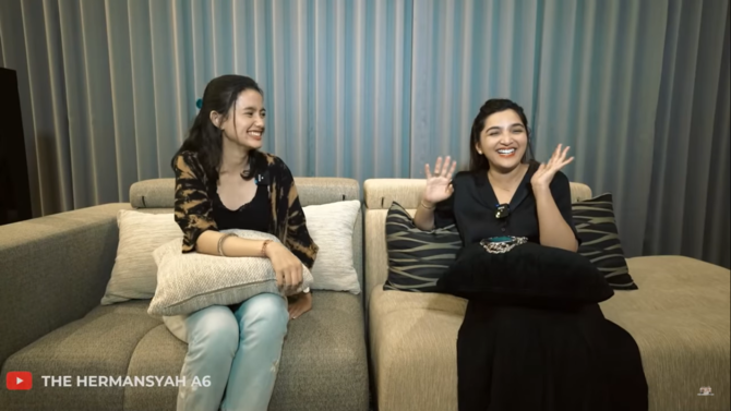 sarah menzel ngaku tanya cara pacaran ke azriel