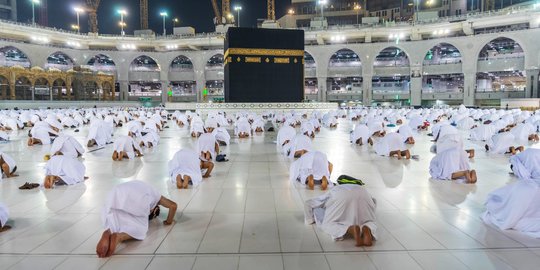 Suasana Hari Pertama Masjidil Haram Dibuka untuk Jemaah Umrah Luar Negeri