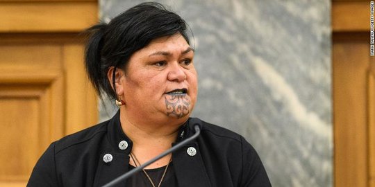 Mengenal Sosok Menlu Selandia Baru Nanaia Mahuta, Suku Asli Maori Bertato di Dagu