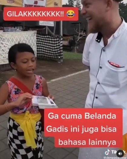 viral gadis cilik pedagang di bali jago bahasa belanda