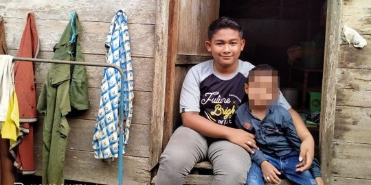 Yatim Piatu dari Kecil, Bocah 14 Tahun Berjibaku Jadi Kenek Angkot Buat Hidupi Adik