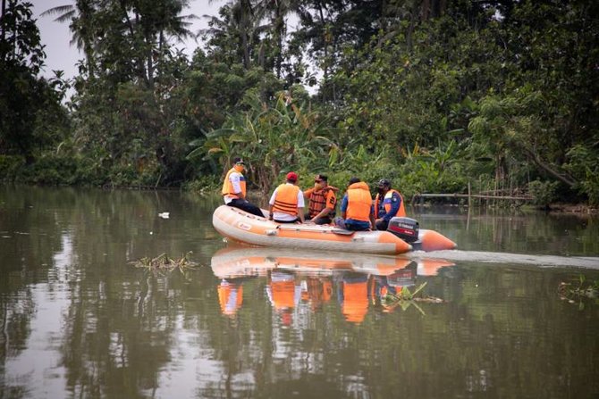 buaya lepas di sungai cisadane