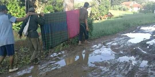 Unggah Video Ibu Hamil Ditandu di Jalan Rusak, Warga Lebak Diamankan Polisi