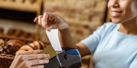 5 Cara Mencegah Paparan Berbahaya BPA dari Kertas Struk Pembayaran atau ATM