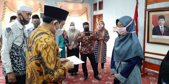 Plt Wali Kota Bengkulu Lepas 7 Peserta MTQ ke Sumbar dan Beri Uang Saku