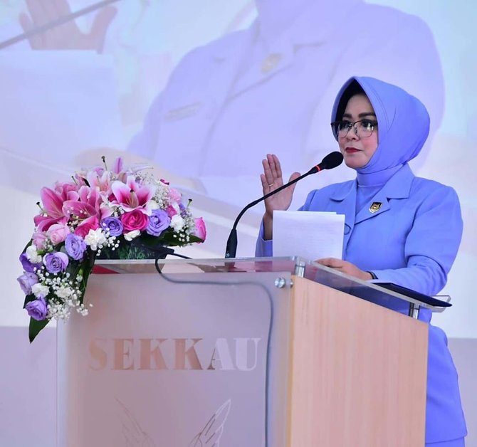 potret cantik istri mantan ksau yuyu sutisna
