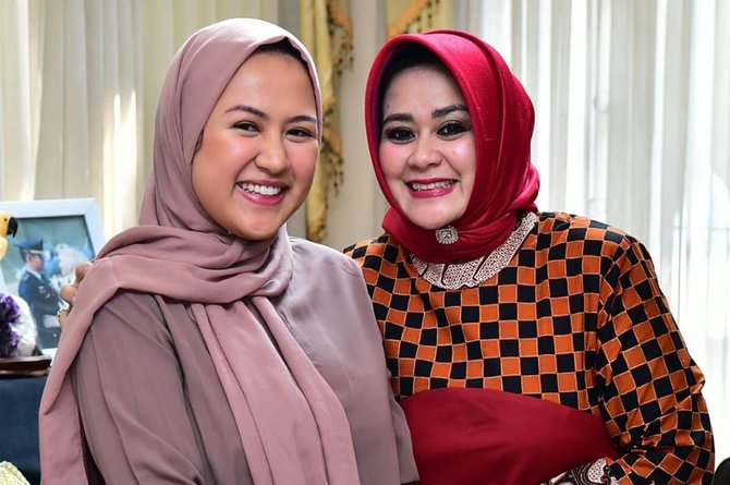potret cantik istri mantan ksau yuyu sutisna