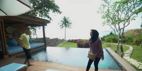 Raffi Ahmad Sewa Kamar Hotel Mewah buat Kembarannya, Istri Denny Kaget Pas Lihat