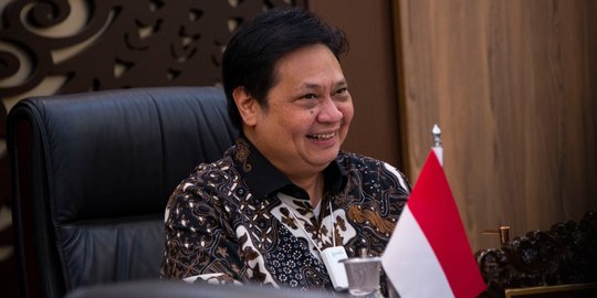 Airlangga Ajak Masyarakat Partisipasi Susun Peraturan Pelaksanaan UU Cipta Kerja