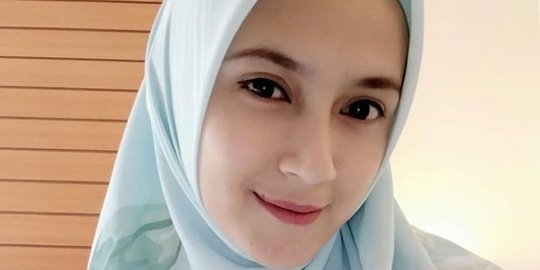 4 Potret Cantik Phylsa Idroes, Istri Shandy Syarif Pemain FTV Pintu Berkah