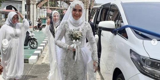 Jadi Pengantin, Dokter Gigi Cantik ini Dimanjakan dengan Fasilitas Mobil BD 1 A
