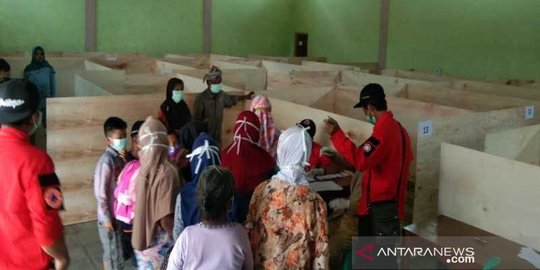 Warga Lereng Merapi Dievakuasi di TPPS Tlogolele Boyolali Antisipasi Erupsi