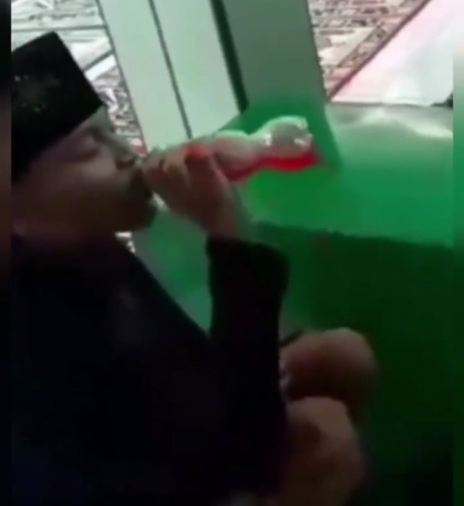 jadi sorotan begini perlakuan sejumlah warga saat pergoki maling kotak amal