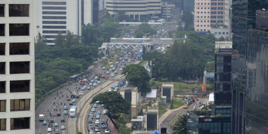 Menengok Proyeksi Industri di 2021, dari Ritel Hingga Perbankan