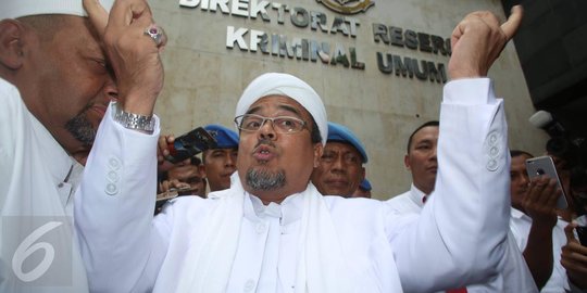 Momen Rizieq Berpamitan dan Menuju Bandara Internasional King Abdul Aziz