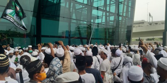 Ridwan Kamil Imbau Massa Penjemput Rizieq Syihab Disiplin Protokol Kesehatan