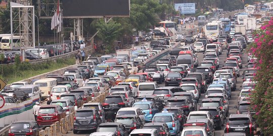 Lalu Lintas Tol Bandara Soekarno-Hatta Mengular di Tengah Kepulangan RIzieq