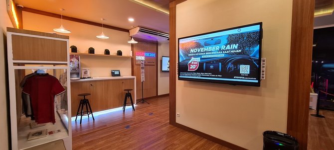 omnichannel toyota pop up store