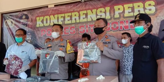 Polisi Tangkap 2 Pembunuh Pria Lansia di Situbondo, Motif Cinta Sejenis