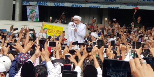 Satgas Covid-19 ke Rizieq Syihab: Selaku Pelaku Perjalanan Non-Domestik Wajib Isolasi
