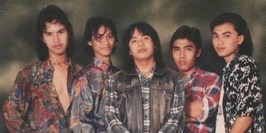 Ari Lasso Unggah Potret Lawas Dewa 19, Sosok Ahmad Dhani Ramai Jadi Sorotan