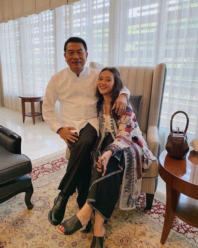 potret cantik joanina rachma