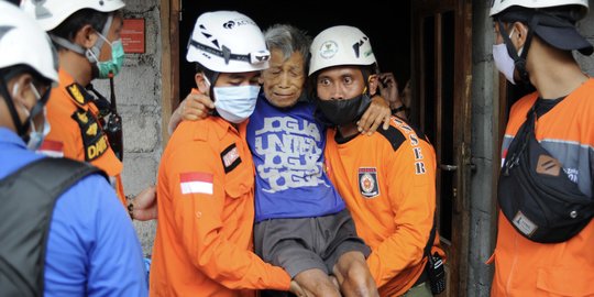Pengungsi Gunung Merapi di Sleman Kekurangan Masker Medis