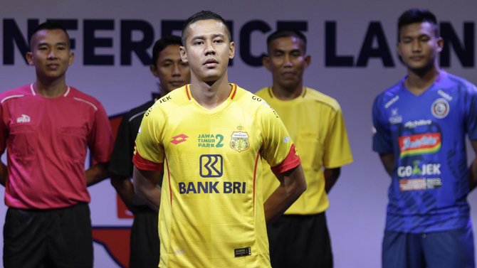 pemain sepakbola indonesia berprofesi sebagai polisi