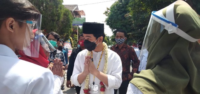 gibran jalani ritual ruwatan jelang pilkada
