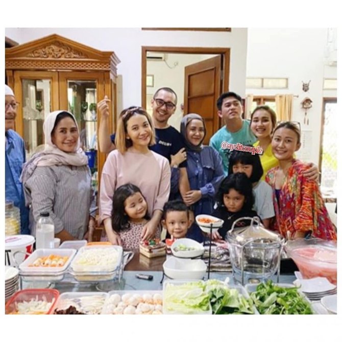 akrab banget intip momen kebersamaan ayu ting ting dan keluarga sang kekasih