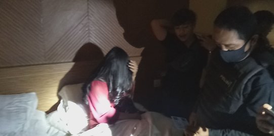 Sembunyi di Kolong Tempat Tidur, 13 Pasangan Mesum di Palembang Ditangkap Polisi