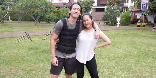 5 Momen Ryuji Utomo dan Shabrina saat Olahraga Bersama, Kompak Bergaya Hidup Sehat